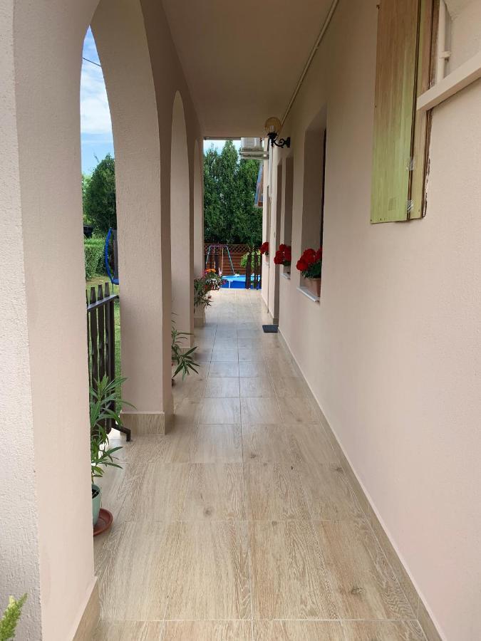Nagcsalados Rozsa Apartman Balatonlelle Ngoại thất bức ảnh