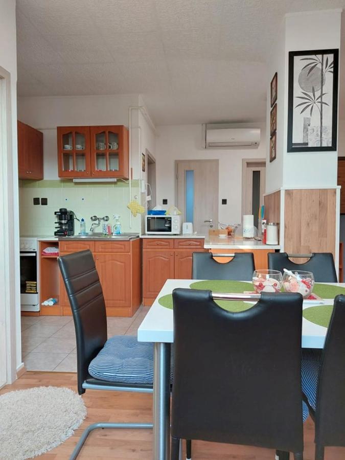 Nagcsalados Rozsa Apartman Balatonlelle Ngoại thất bức ảnh