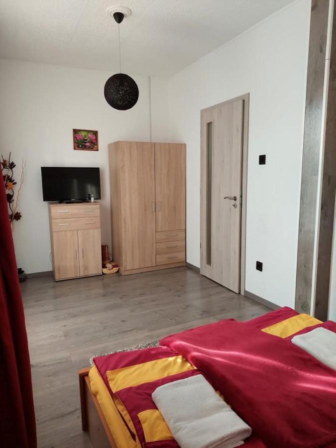 Nagcsalados Rozsa Apartman Balatonlelle Ngoại thất bức ảnh