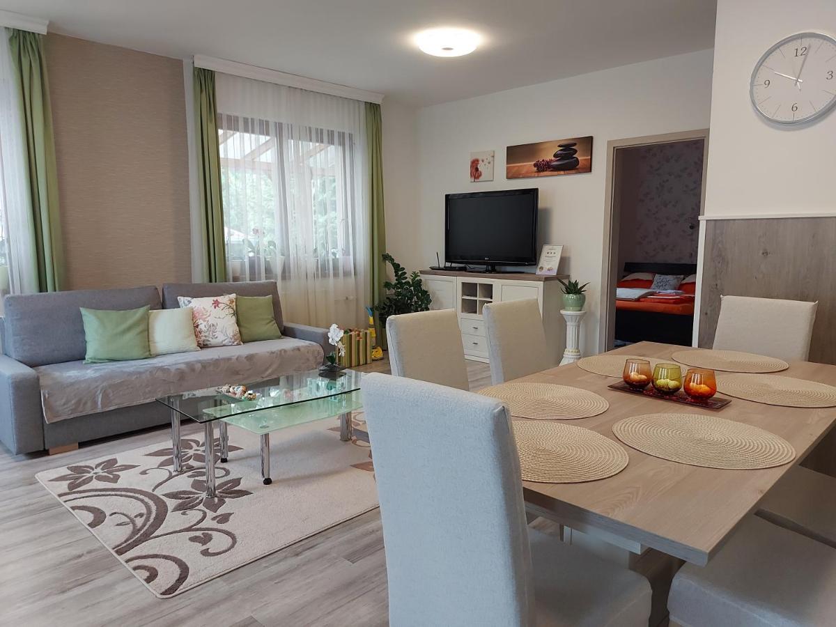 Nagcsalados Rozsa Apartman Balatonlelle Ngoại thất bức ảnh